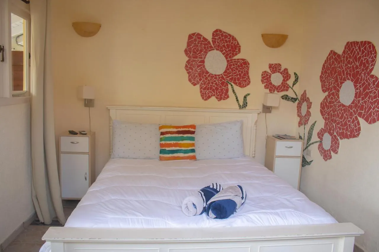 Sunflower Villa Studios Palm Beach